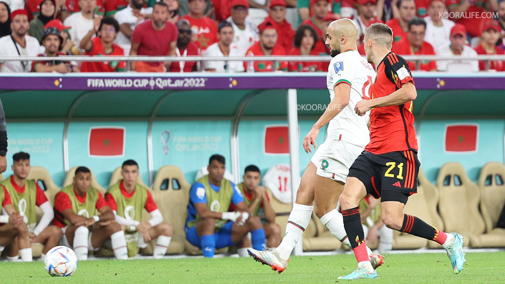 عملاق “البريمرليغ” يدخل بشكل جدي لمنافسة برشلونة على خدمات المغربي أمرابط