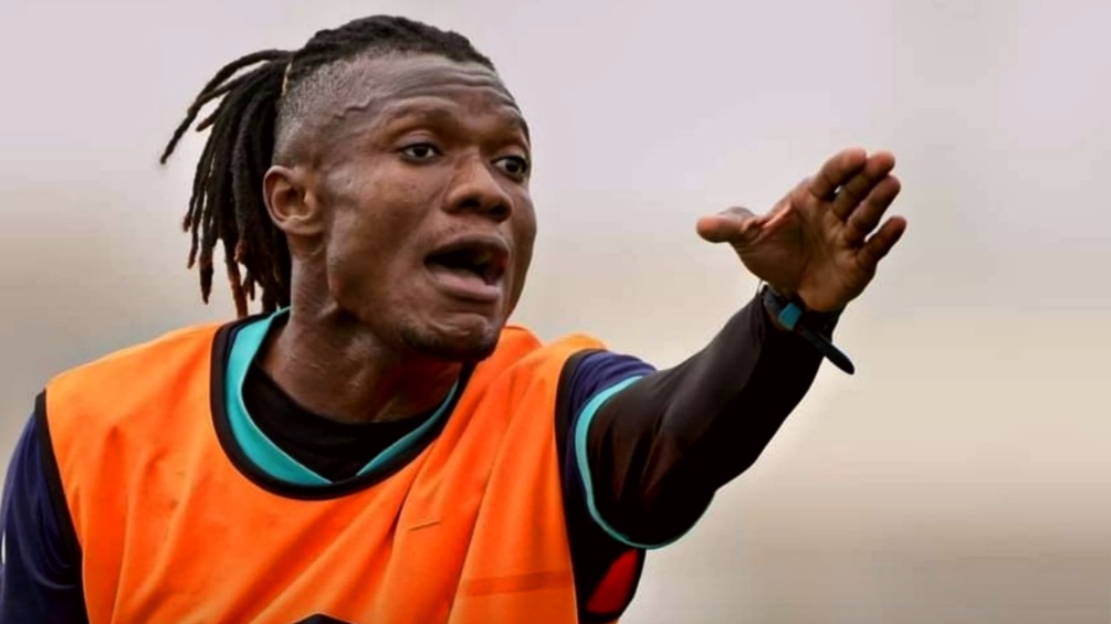 رسميا: الرجاء يتوصل بـ “رخصة” الإفواري هيرفي غاي من العصبة الاحترافية