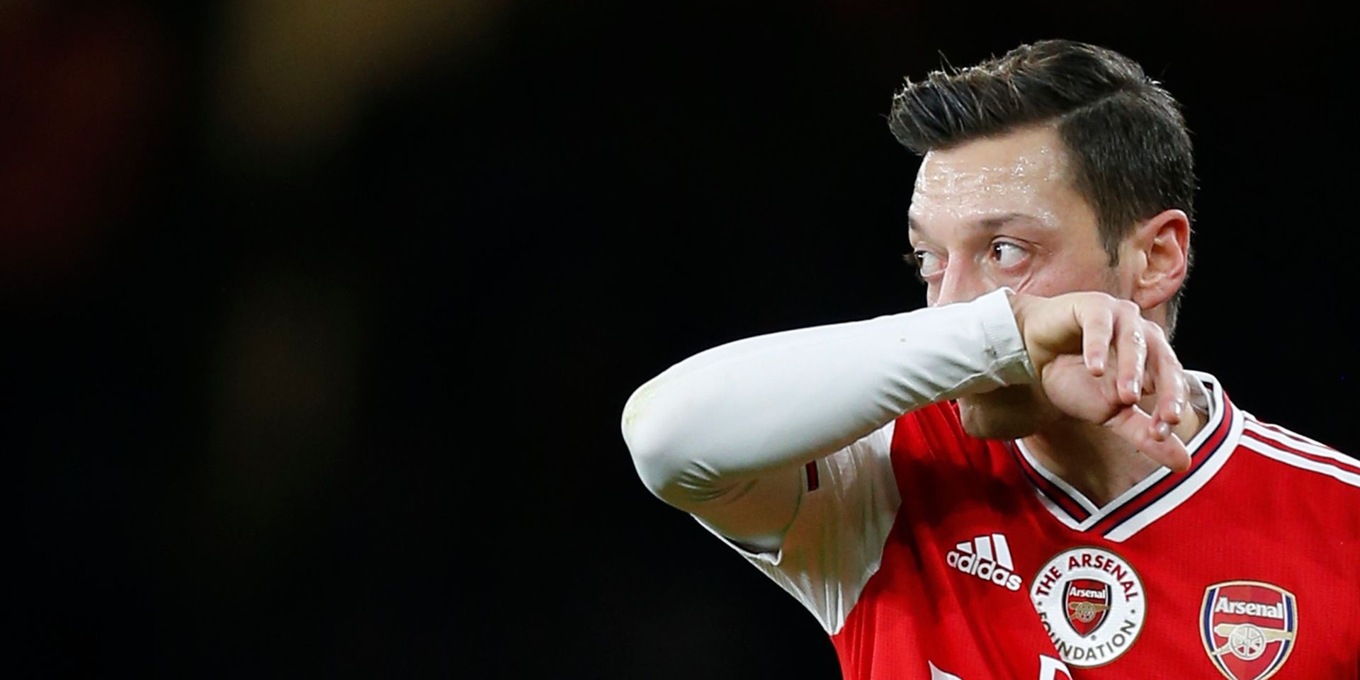 l8YsFEh88UTRoBJcy3p0bQlsMYPIMEOPqTVZmP1A شرط غريب من أوزيل بعد رفض تخفيض راتبه في آرسنال