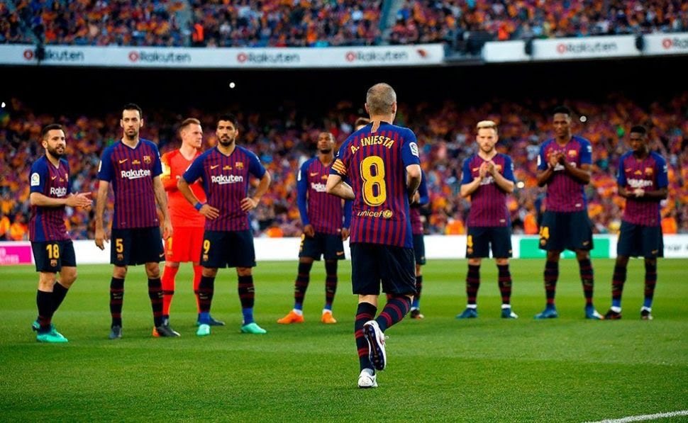 إنييستا لا يفكر بالاعتزال قريباً  و يتواصل مع برشلونة