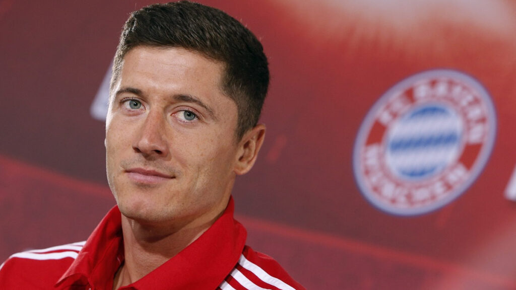 ليفاندوفسكي لاعب العام في أوروبا
