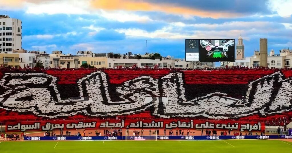 فصيل “إلترا وينرز” يهاجم المدرب رولاني موكوينا ويصفه بناكر الجميل