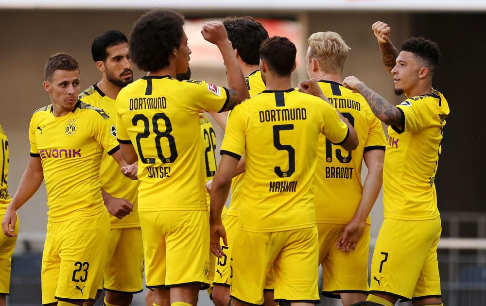 لاعبو دورتموند ينخرطون في دعم حملة “بلاك لايفز ماتر”
