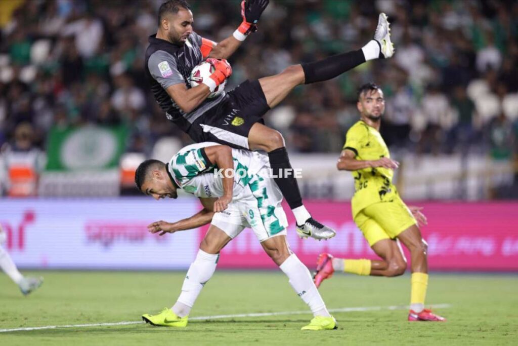 المغرب الفاسي يخطف تعادلاً ثميناً أمام الرجاء في البطولة الاحترافية