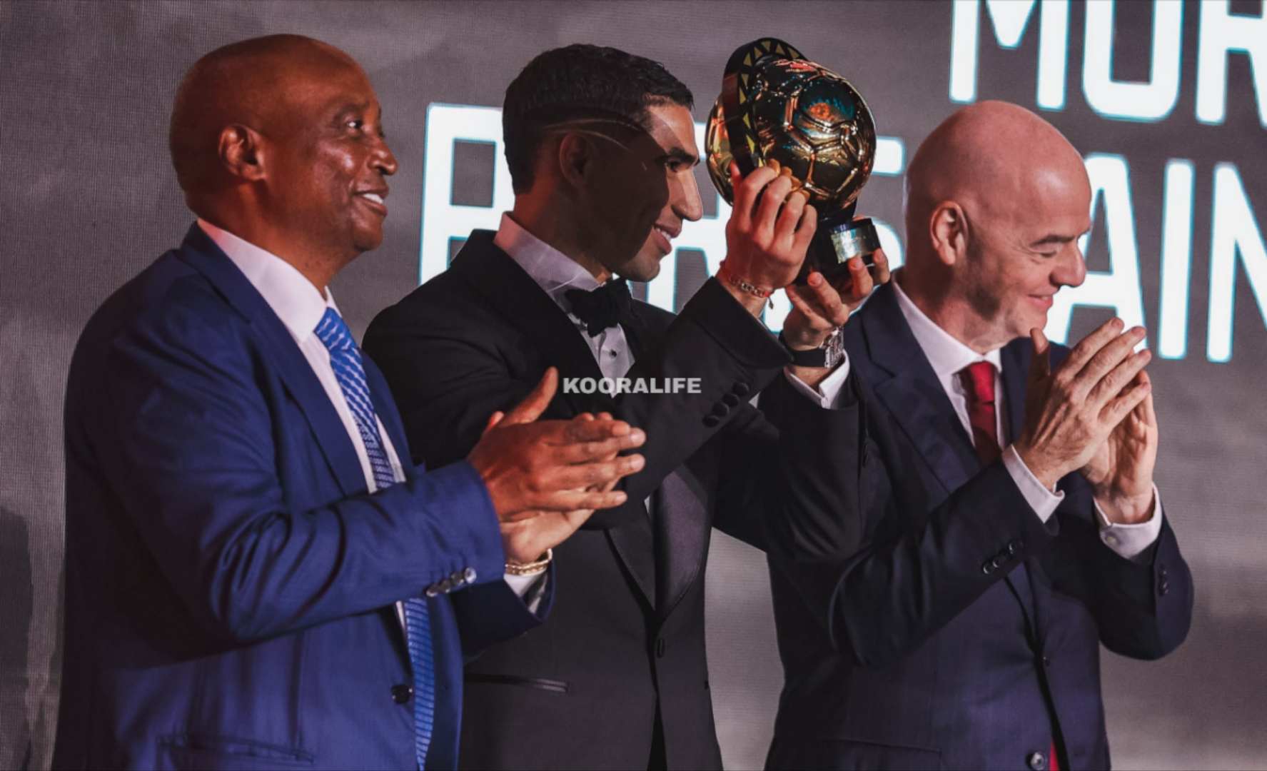 أشرف حكيمي يتوج رسميًا بجائزة الكرة الذهبية الإفريقية 1 Hakimi balon do أشرف حكيمي يتوج رسميًا بجائزة الكرة الذهبية الإفريقية