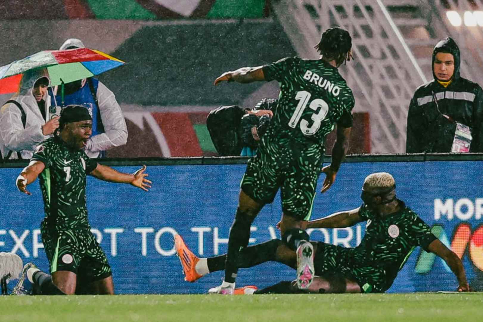 Nigeria vs Mozambique نيجيريا تكتسح موزمبيق برباعية وتبلغ ربع نهائي كأس أمم إفريقيا 2025