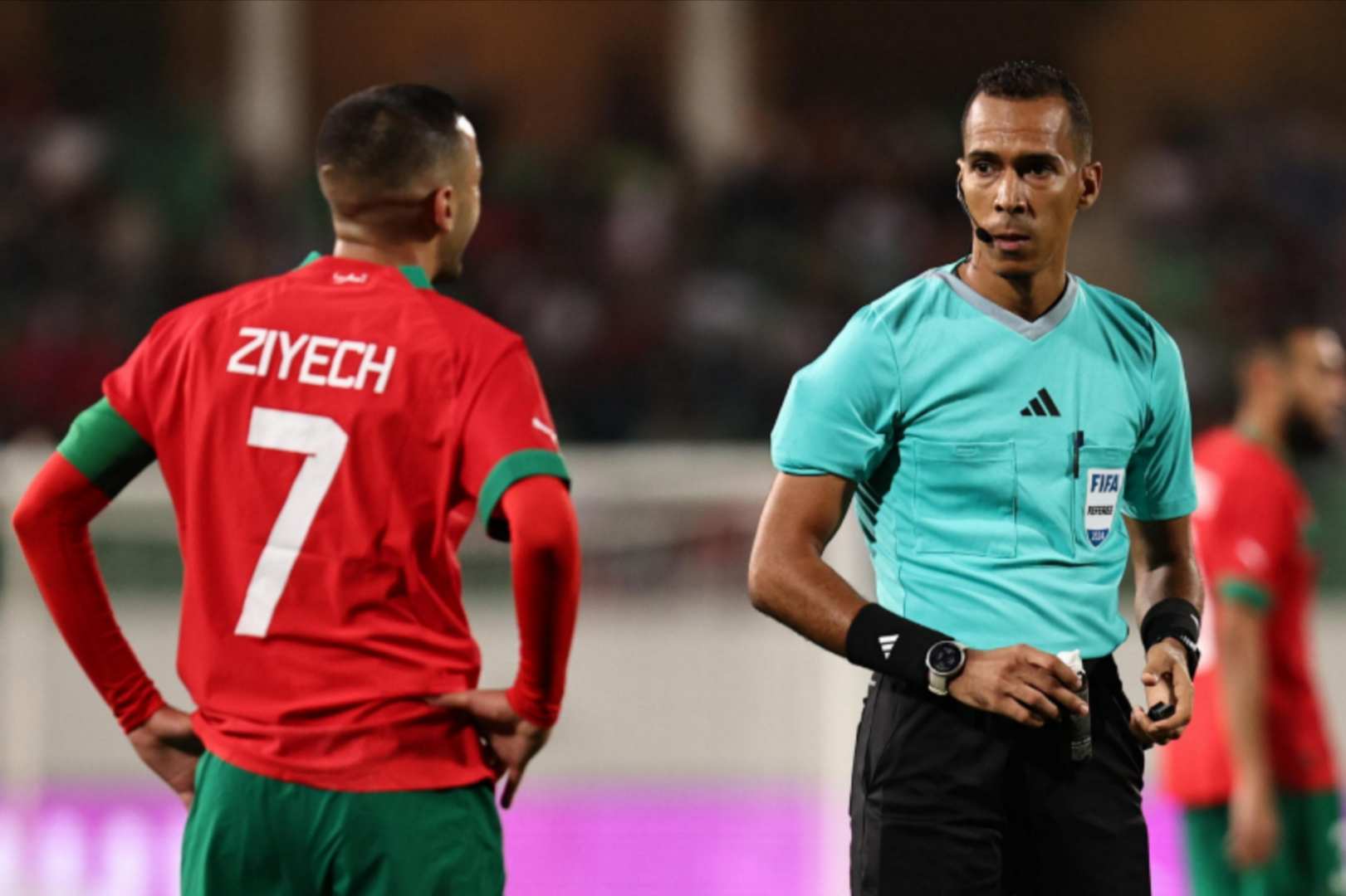 طاقم تحكيمي إفريقي متكامل لقيادة قمة المغرب والكاميرون 1 دحان موريتاني طاقم تحكيمي إفريقي متكامل لقيادة قمة المغرب والكاميرون