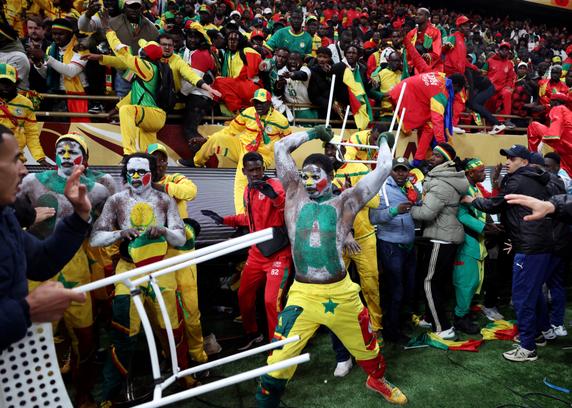 الجامعة تلجأ إلى الاستئناف بعد قرارات انضباطية مثيرة للجدل في نهائي “الكان”