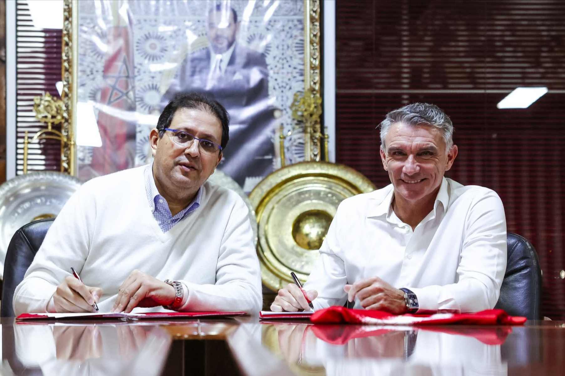 رئيس الوداد يوضح خلفيات التعاقد مع كارتيرون ويكشف كواليس التغيير التقني 1 Ait mena رئيس الوداد يوضح خلفيات التعاقد مع كارتيرون ويكشف كواليس التغيير التقني