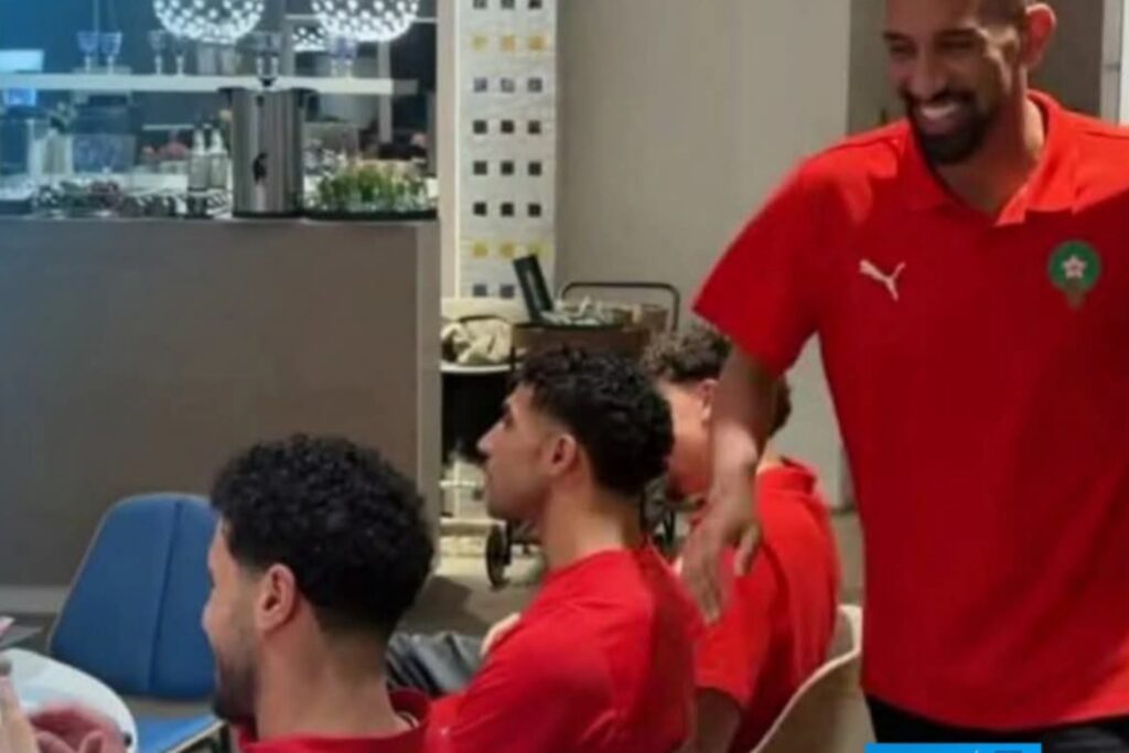 حضور مفاجئ للمحمدي في معسكر الأسود يثير تساؤلات الجماهير