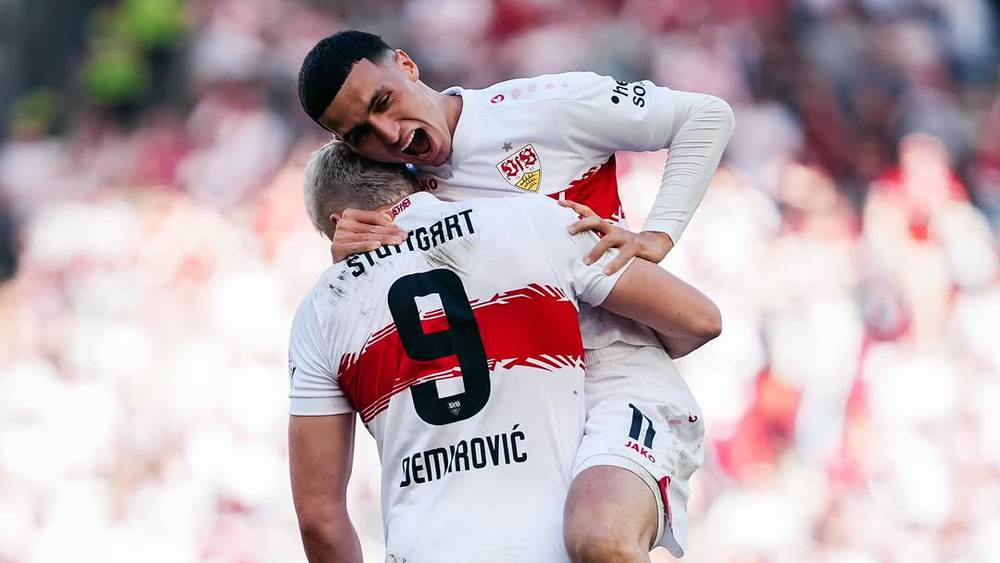 ديميروفيتش يشيد بالخنوس: عرضيته ضد بريمن كانت رائعة وتاريخية