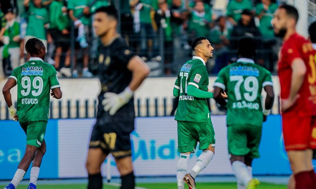 الرجاء يحفز لاعبيه بمنحة مالية للفوز بكلاسيكو الجيش الملكي