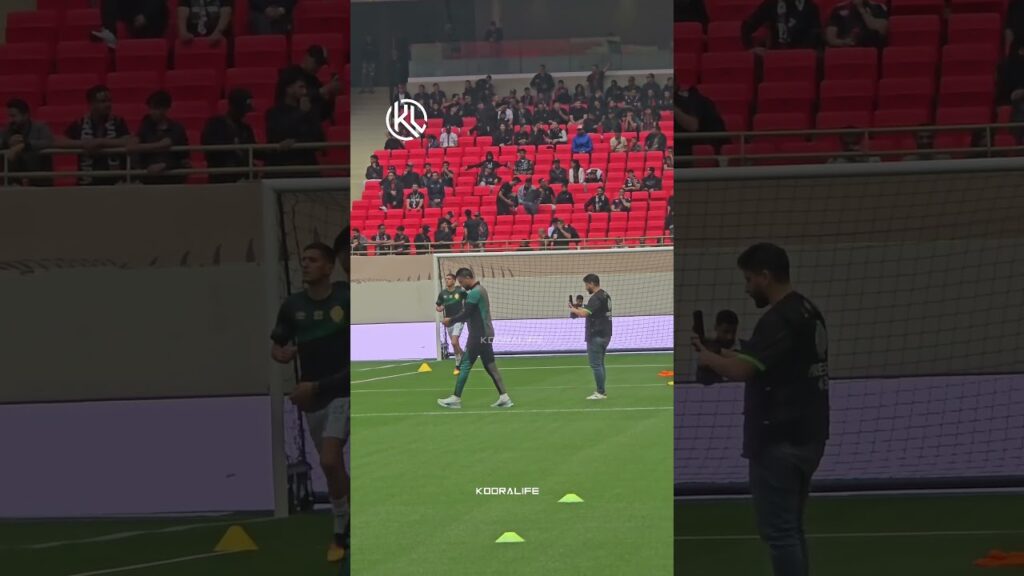 لحظة دخول لاعبي الرجاء لأرضية ملعب الأمير مولاي عبد الله 🔥🔥