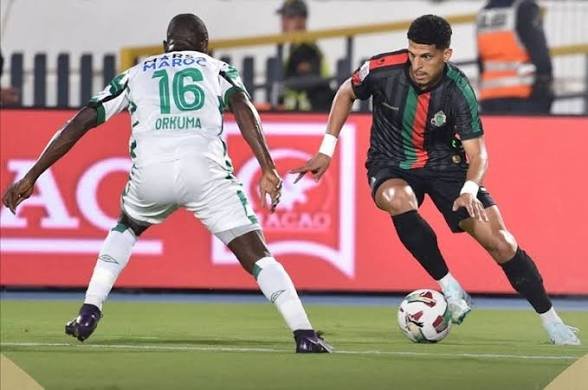 الجيش الملكي يواجه الرجاء اليوم في قمة حاسمة للوصافة