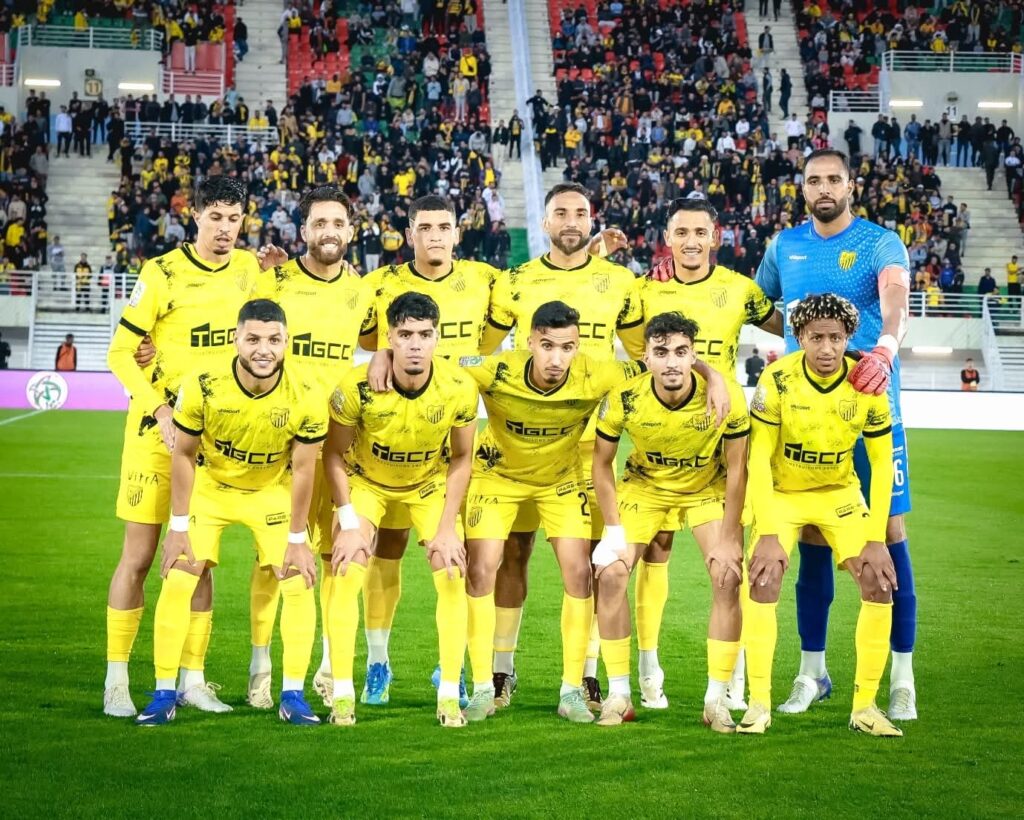 المغرب الفاسي يكتسح حسنية أكادير ويعزز صدارته بالدوري