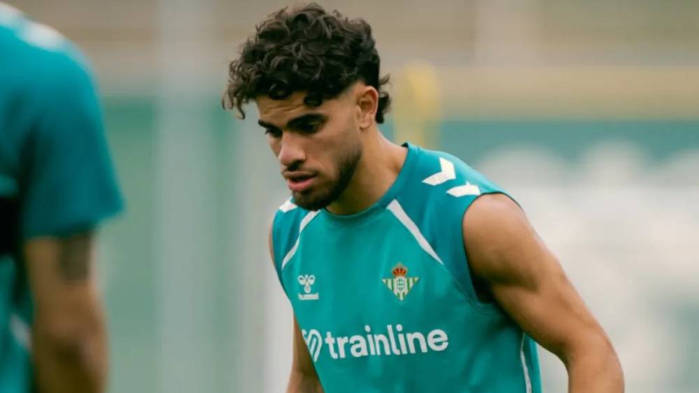 بيتيس يحدد 40 مليون يورو لرحيل الزلزولي هذا الصيف