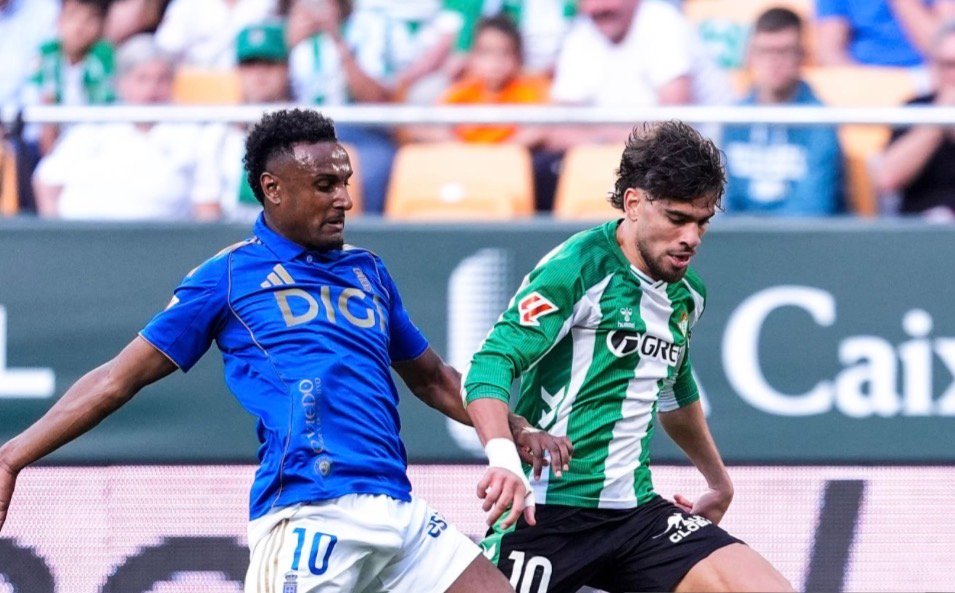 عبدالصمد الزلزولي لاعب إسبانيا يحتفل بهدفه في الليغا