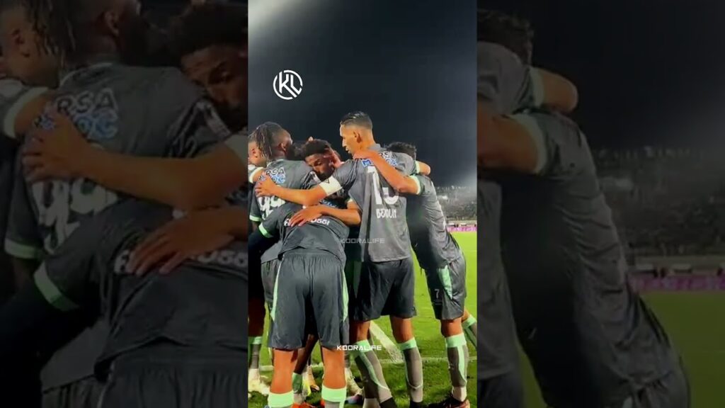 احتفالية كبيرة من العملود بالهدف الثاني لـِ الرجاء في شباك المغرب الفاسي