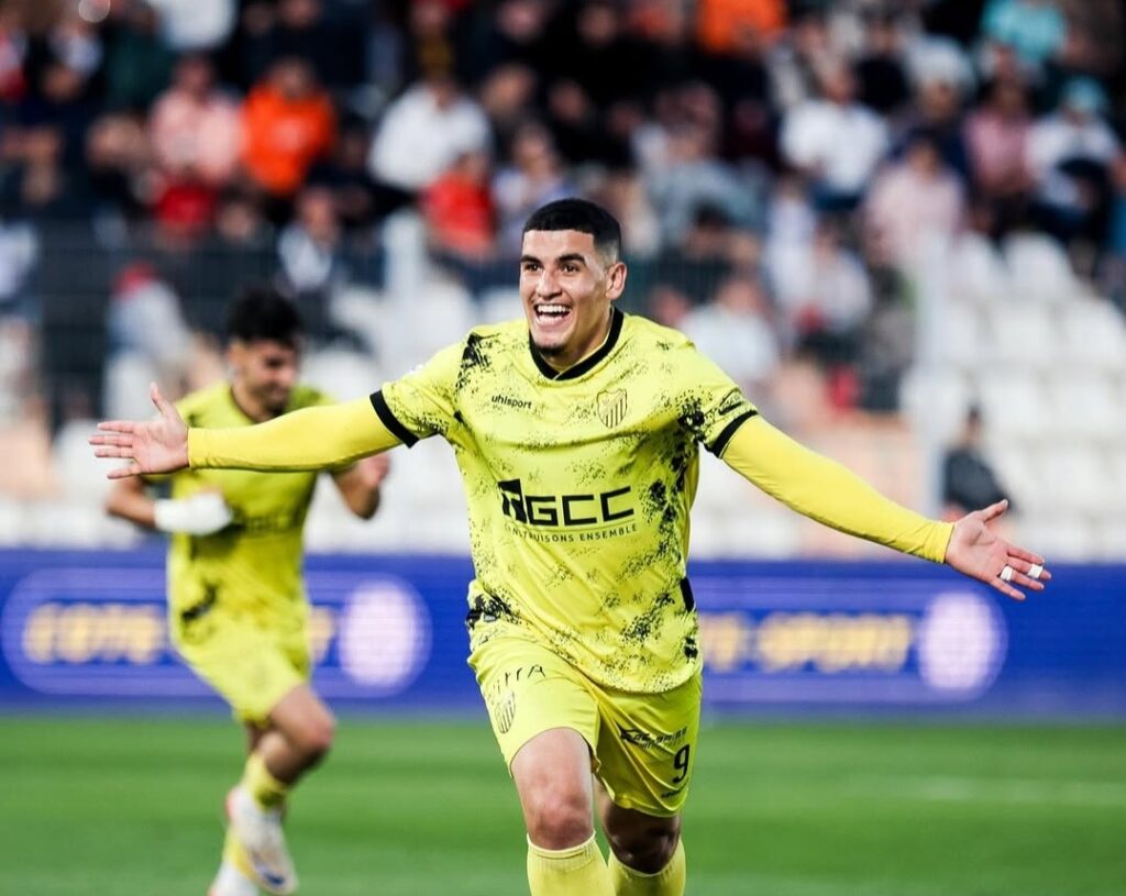 الأهلي يقترب من ضم سفيان بنجديدة هداف المغرب الفاسي