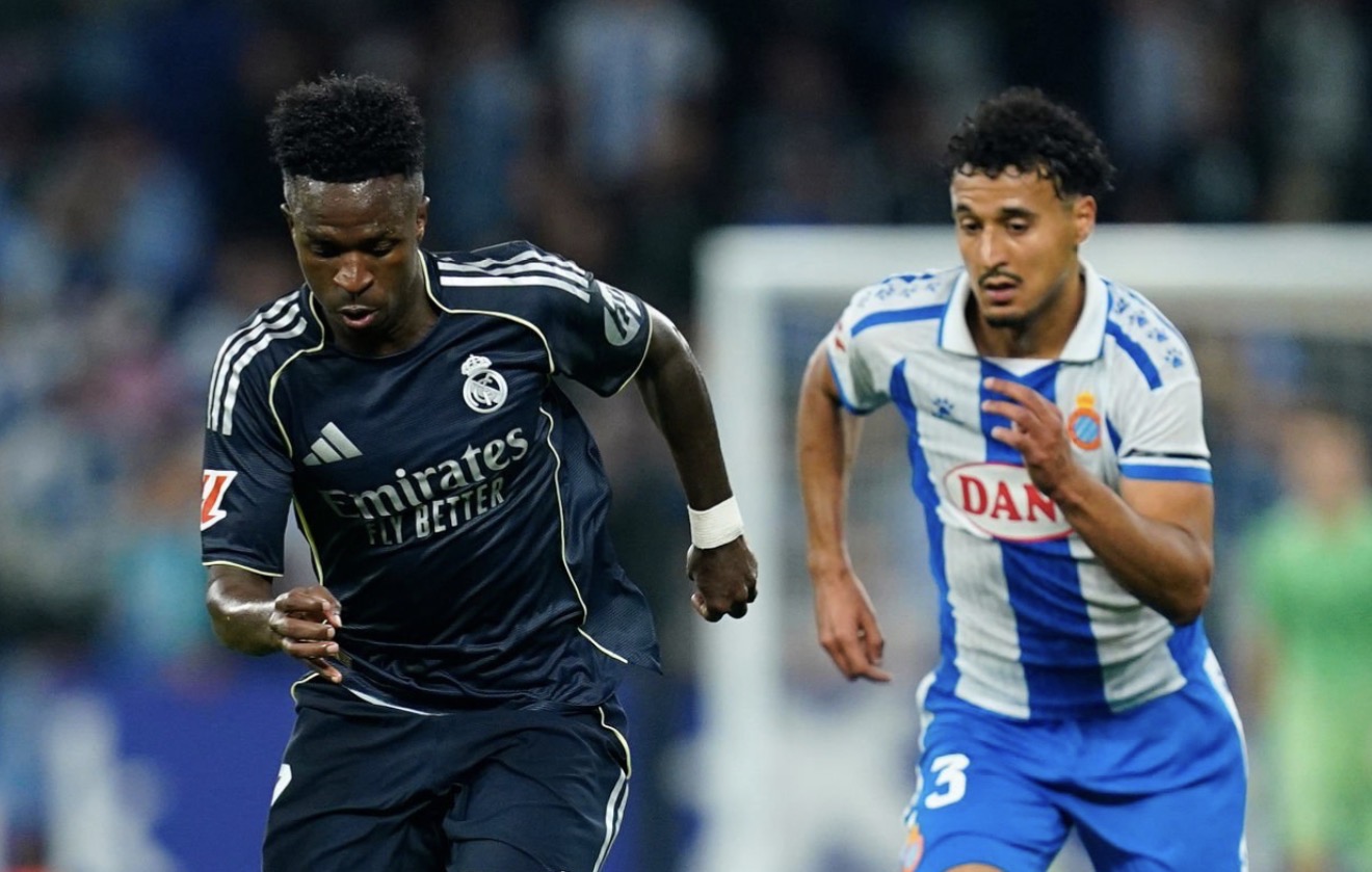 فينيسيوس جونيور يثير الجدل بتصريحاته تجاه عمر الهلالي في الدوري الإسباني 1 فينيسيوس جونيور الهلالي في لقطة جدلية بين اللاعبين