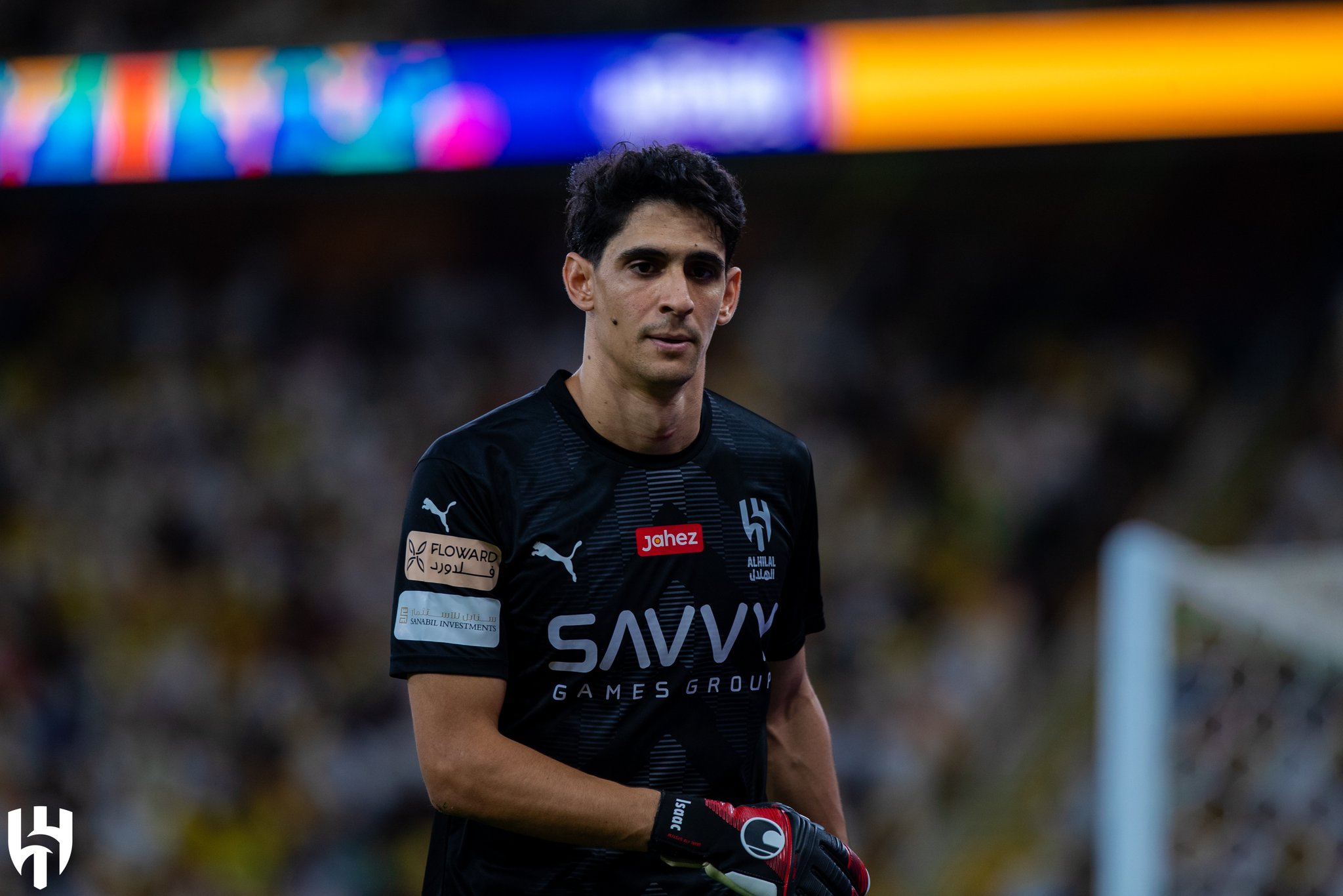 ياسين بونو يحقق الكلين شيت الـ16 مع الهلال هذا الموسم 1 ياسين بونو الهلال بقميص الهلال يحتفل.