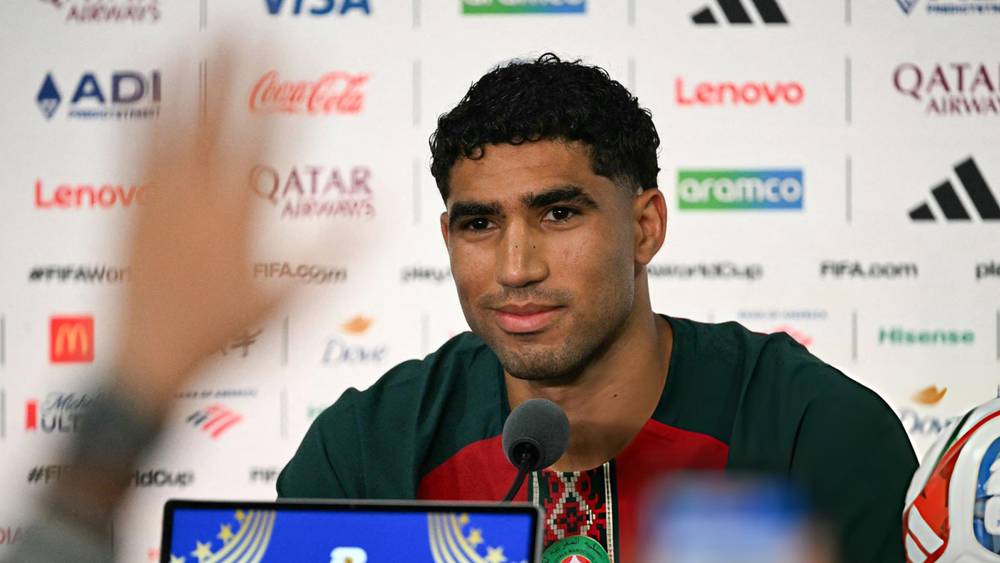 أشرف حكيمي يتحدث عن حلم التتويج بكأس العالم وفخره بأصوله الإفريقية