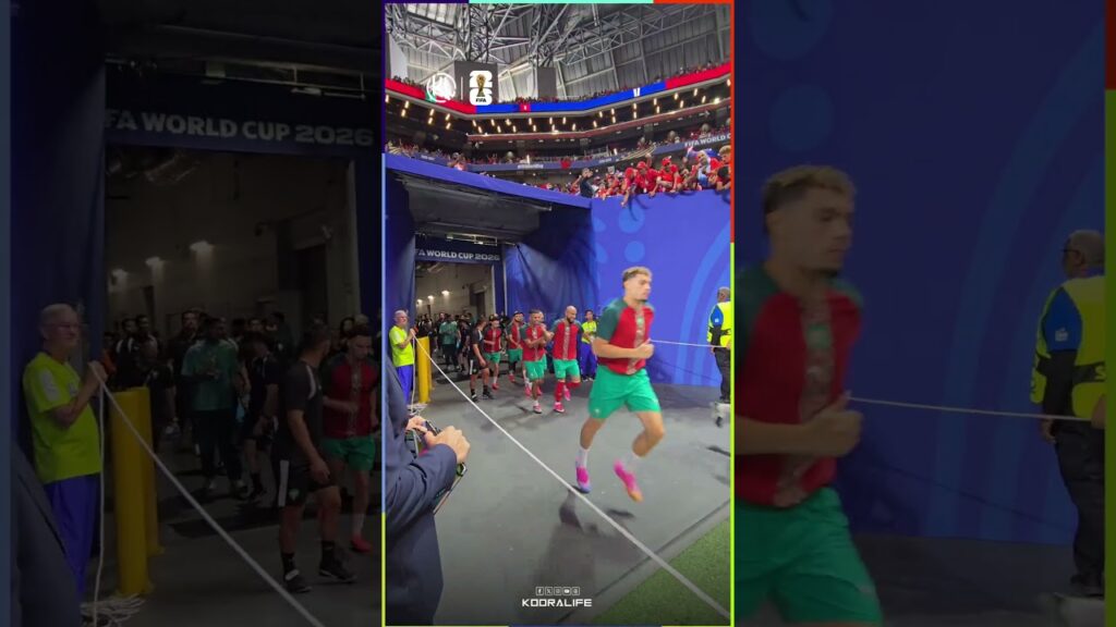 دخول لاعبي المنتخب الوطني المغربي لأرضية الملعب وسط تصفيق الجماهير 👏👏