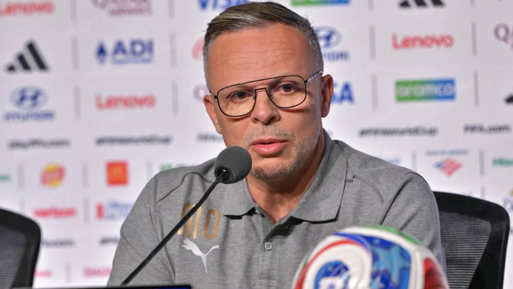 مدرب المنتخب المغربي يؤكد التركيز على التطور قبل مواجهة ثمن النهائي في المكسيك