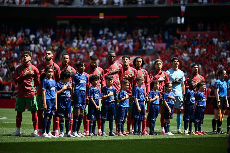 الكاف: المنتخب المغربي قادر على كتابة التاريخ من جديد في مونديال 2026 1 المنتخب المغربي يحتفل بانتصار في مونديال 2026 مع ياسين بونو.
