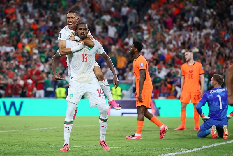 ركلات الترجيح تقود المغرب لثمن نهائي كأس العالم على حساب هولندا