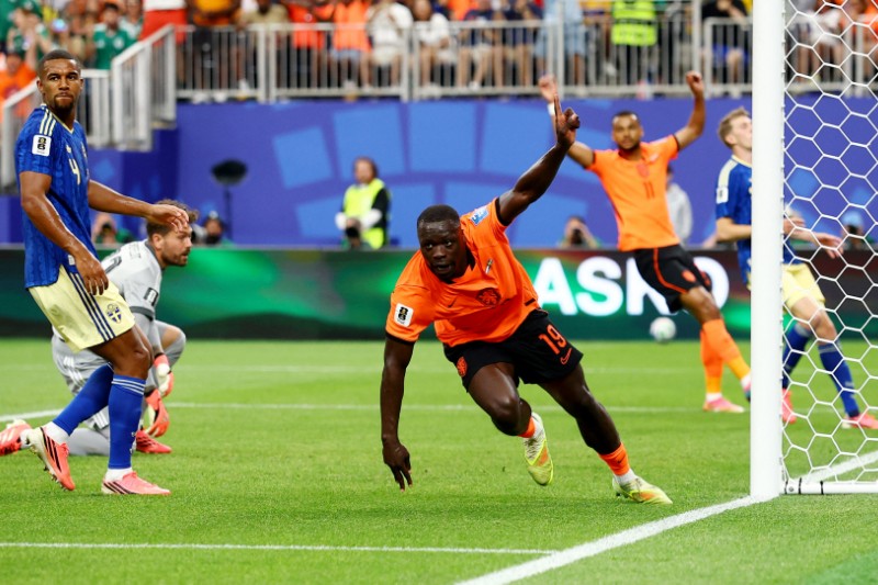هولندا تكتسح السويد بخماسية وتتصدر المجموعة السادسة في كأس العالم 2026