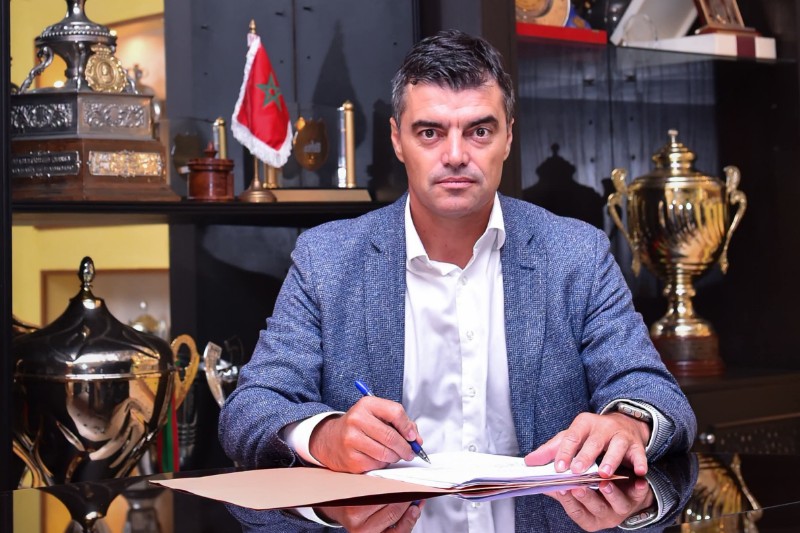 الجيش الملكي يتعاقد مع المدرب البرتغالي كونسالفيس لموسمين