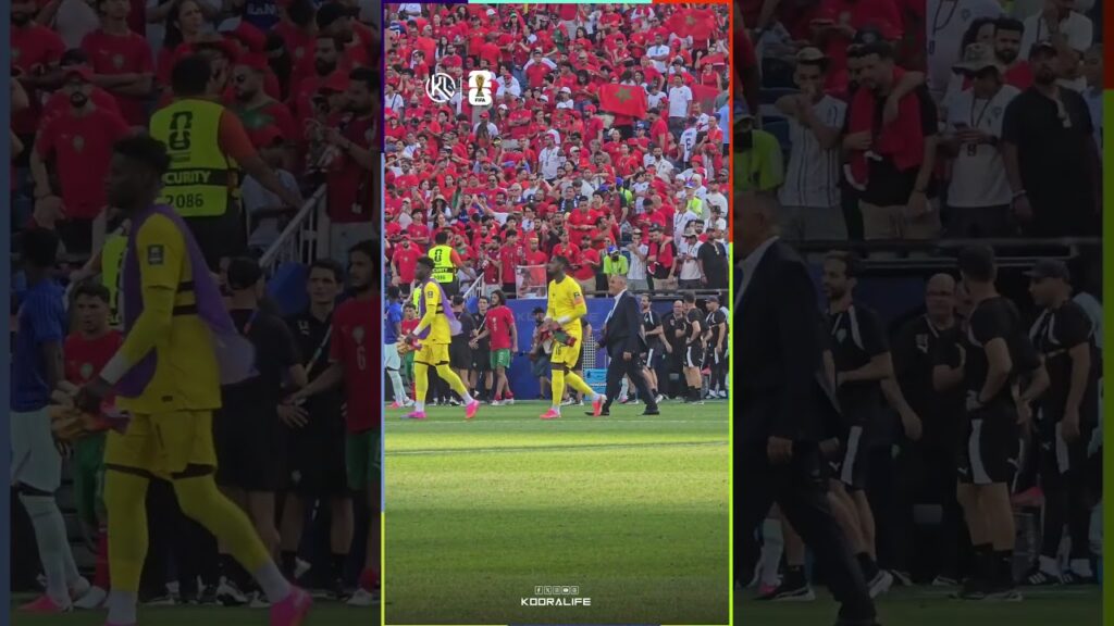 الفرنسي هيرنانديز يخفف عن دياز الذي كان يبكي بعد وداع المونديال في مشهد مؤثر