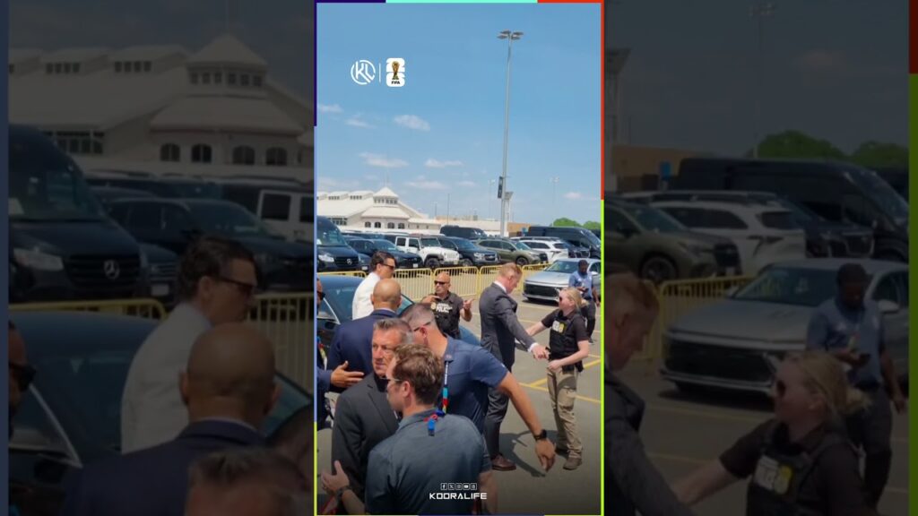 بعدسة كوورة لايف.. وصول النجم العالمي ابراهيموفيتش لملعب “ميتلايف”، وسط إجراءات أمنية مشددة👮‍♂️👮‍♂️