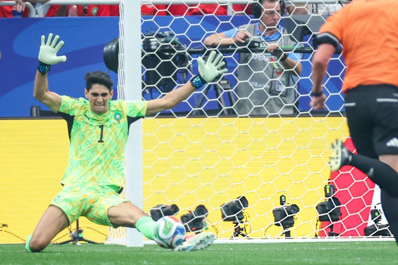 إشادة عالمية بـ ياسين بونو بعد تألقه في كأس العالم 2026
