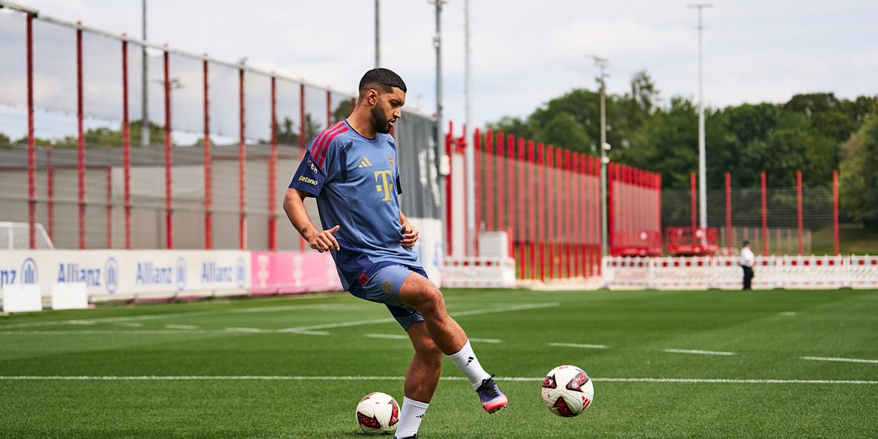 إسماعيل الصيباري يتألق بقميص بايرن ميونخ 1 إسماعيل الصيباري لاعب كرة قدم في بايرن ميونخ