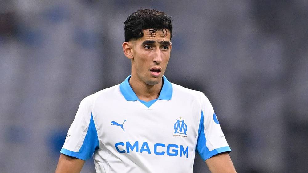 نايف أكرد يفضل العودة إلى ريال سوسيداد رغم اهتمام نابولي