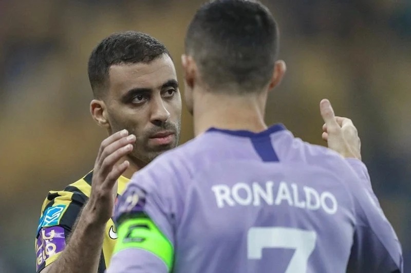 رونالدو وحمد الله يطاردان السومة في سباق هدافي الدوري السعودي