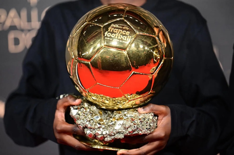 فرانس فوتبول تبدأ الإعلان عن ترتيب جائزة الكرة الذهبية لعام 2026